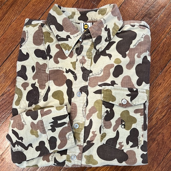 Rare Ducks 🦆 Unlimited Button Down - Picture 14 of 14